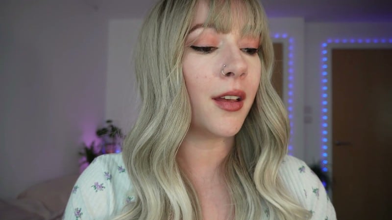 SashaCurves - Shrinking Appointment - Vore Fantasy 1