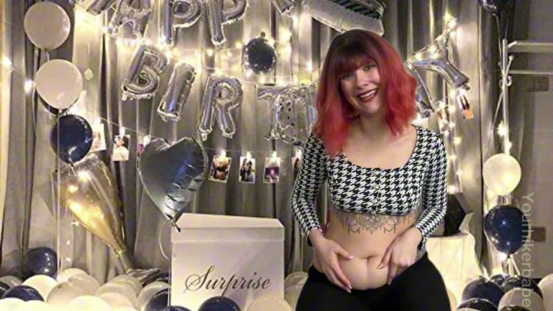 Yourhikerbabe - Mommy Vore Eats Everyone At Birthday Party 1