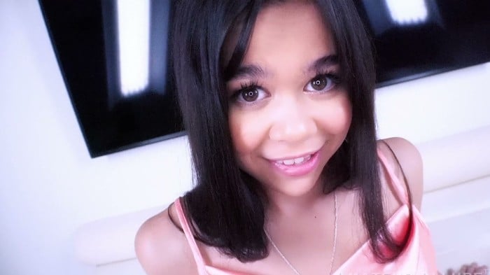 [AmateurAllure] Amateur Allure Introduces Brianna Arson, A Cute Thrift Store Employee Loves Giving Head & Swallowing (2024.06.07) [1080p] 2