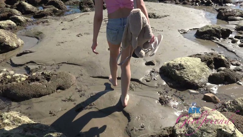 ATKGirlfriends 26/03/10 Julia James Paradise Cove 1 FullHD 2