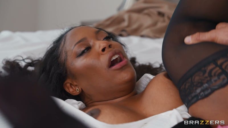 [BrazzersExxtra | Brazzers] 26/03/17 Charlotte Lavish Concierges Sexy Room Service 4k 3