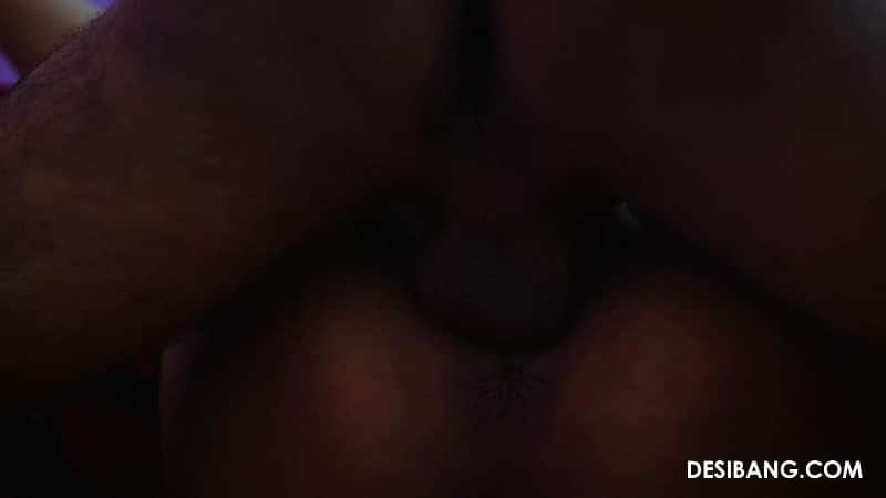 DesiBang 26/03/10 Busty Indian MILF With Curves Gets Nailed FullHD 3