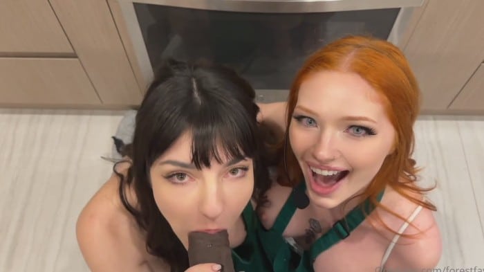 Onlyfans - Forestfaye & Naomiatnight - Starbucksthreesome 1