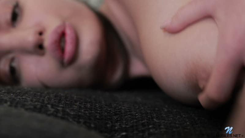 Nubiles 26/03/09 Anna Bellastar Flirtatious Lounge 4k 4