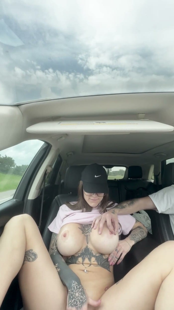 [OF-Raven Lynn80] Car Bj + Fucking + Squirting [1920p] 1