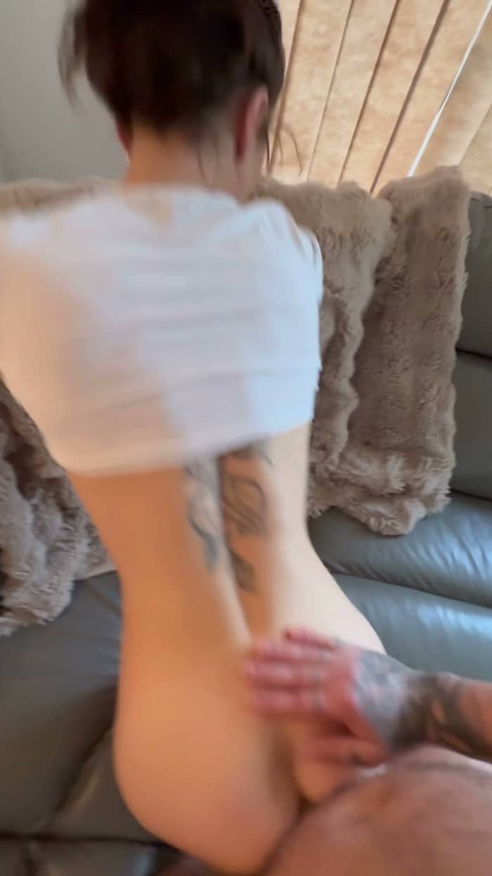 [OF-Rileyridesreece] Draining His Balls Into Asshole - Anal Creampie [3840p] 2