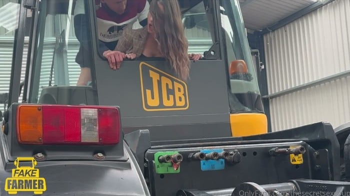 [Onlyfans-Thesecretsexcouple] - Brook Logan Fucked By The Farmer (05.03.26) [1080p] 2