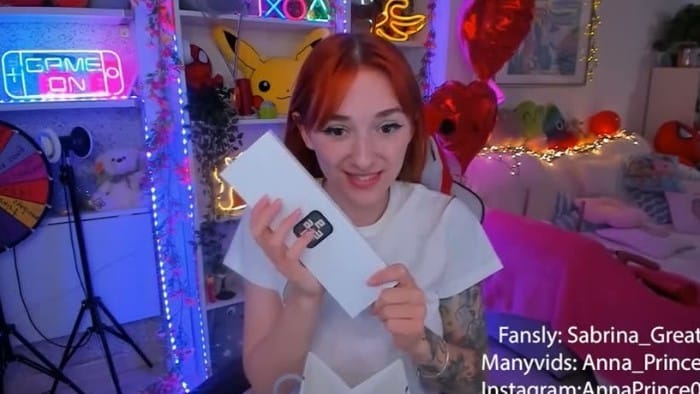 Pov You Gift Me An Iphone 3