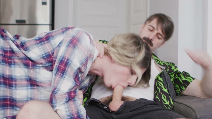 [FemBoyish] Texas Twink - Skater Femboy Takes A Ride On Bf's Thick Stick (2160p) 12