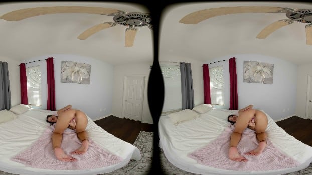 [TabooVRPorn / Sexlikereal] Nudist Latina Stepsister Shares Bedroom With Stepbrother - Luxe La Fox (2025.11.14) 2