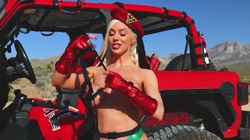 tarababcock - POV- CAMMY STRIPS IN THE DESERT AND GIVES BJ IN THE JEEP 2
