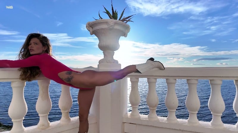 Watch4Beauty 26/03/13 Irene Rouse My Provocative Body Backstage 4k 4