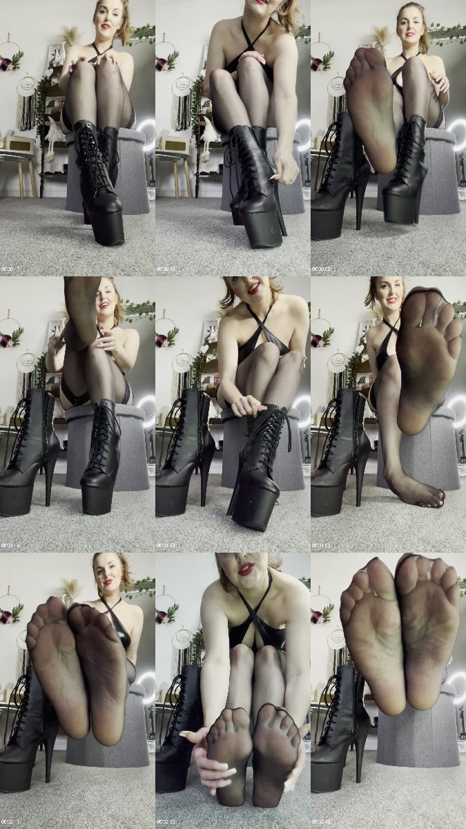MissesDiscreets - Watch me take my boots off 4