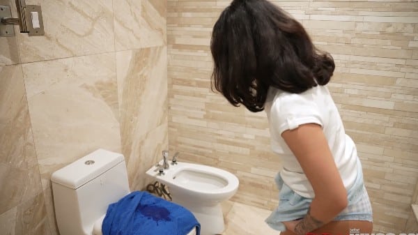 [FilthyTaboo] Liora Vane Is Caught In The Act By Stepdad (26.03.19) [2160p] 1